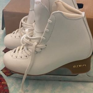 EDEA MOTIVO Size 235